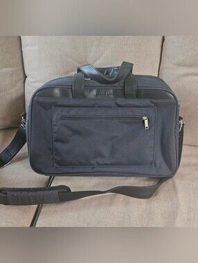 Nomad Lane Navy Bento Travel Luggage Bag, Good
